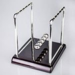 NEWTON'S CRADLE (Giant)